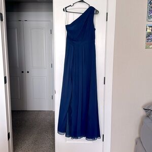David’s Bridal bridesmaid Dress, size 12, cute key hole cutout on shoulder, navy